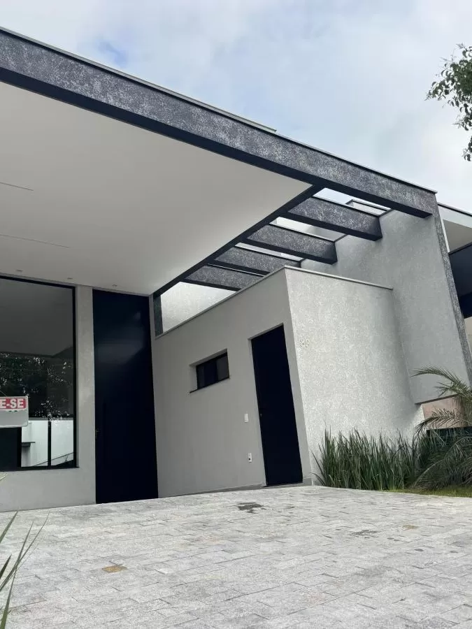 Casa Térrea à Venda com 3 dormitórios sendo 1 suíte e escritório, 140m² em Sorocaba/SP no Condomínio Reserva Ipanema