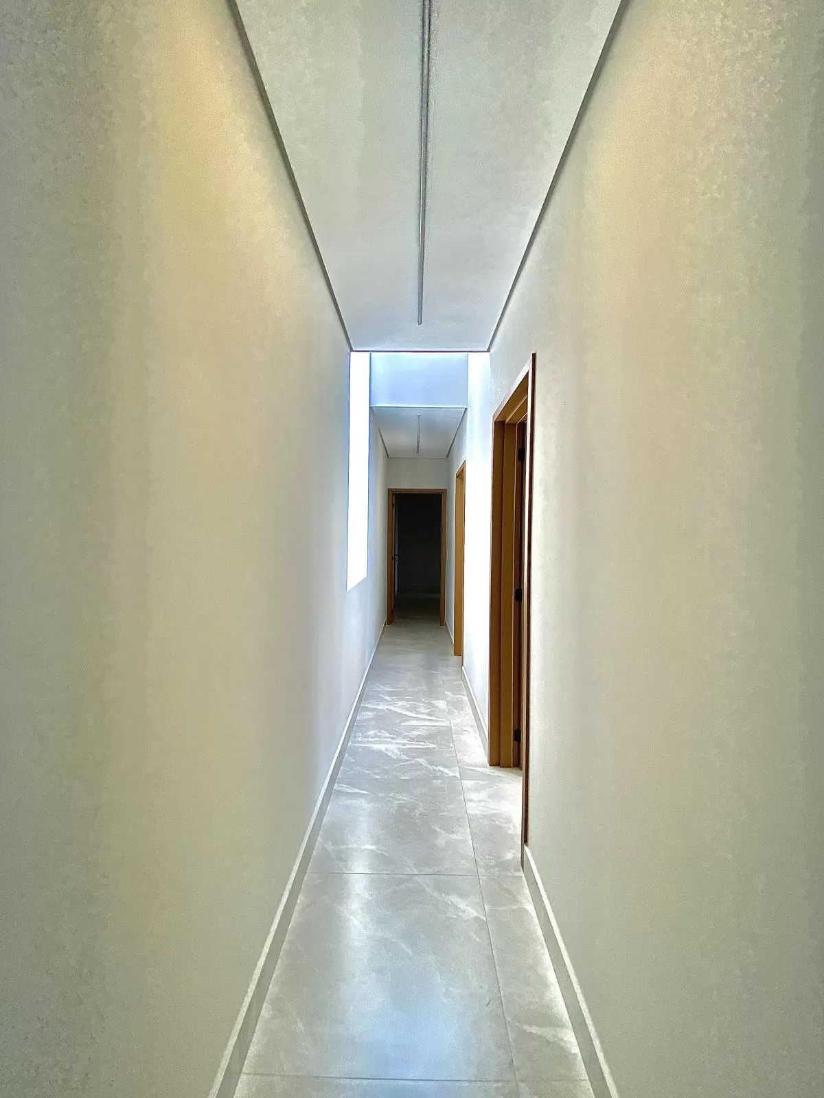 Casa Térrea à Venda com 3 suítes, escritório e área gourmet com piscina e cascata, 4 vagas de garagem - 185m² no Condomínio Pampulha Jardim Residencial em Sorocaba/SP