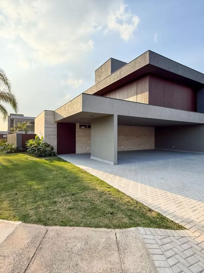 Casa Mobiliada à Venda com 4 suítes e área gourmet completa com piscina, 400m² no Condomínio Alphaville Nova Esplanada 4 em Votorantim/SP