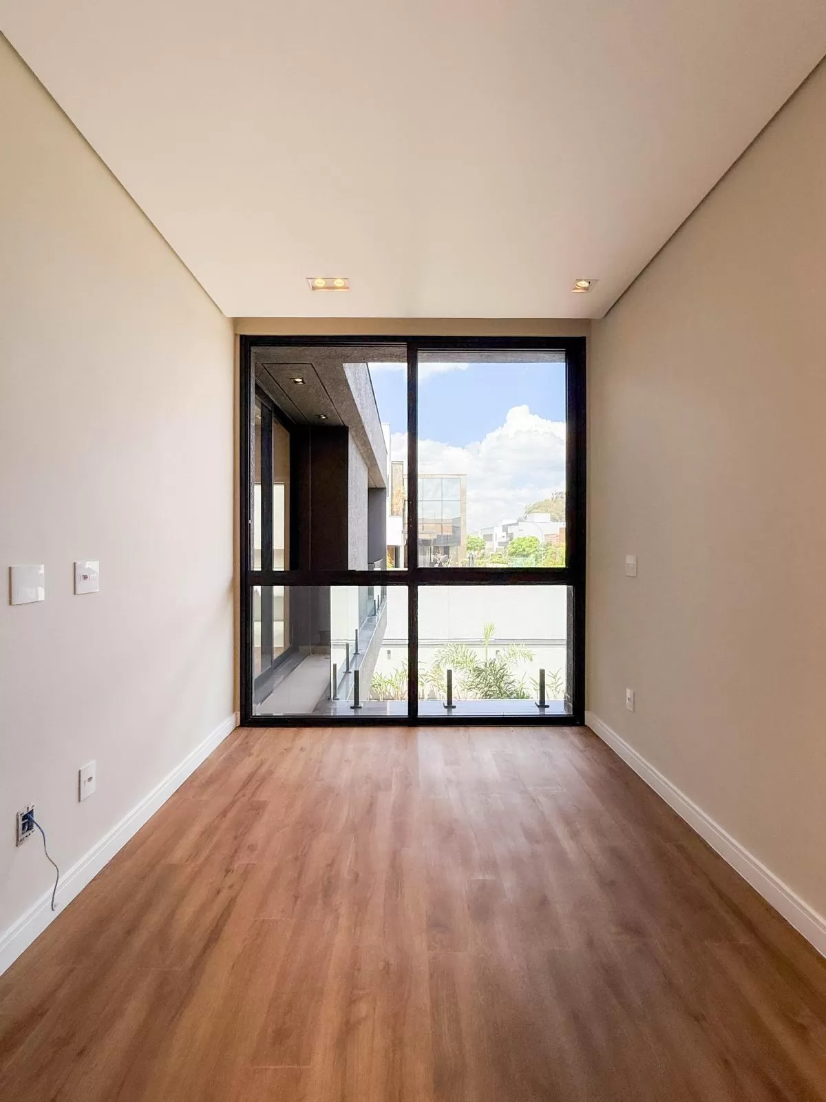 Casa de Alto Padrão à Venda com 5 suítes e área gourmet com piscina, 407m² no Condomínio Alphaville Nova Esplanada em Votorantim/SP