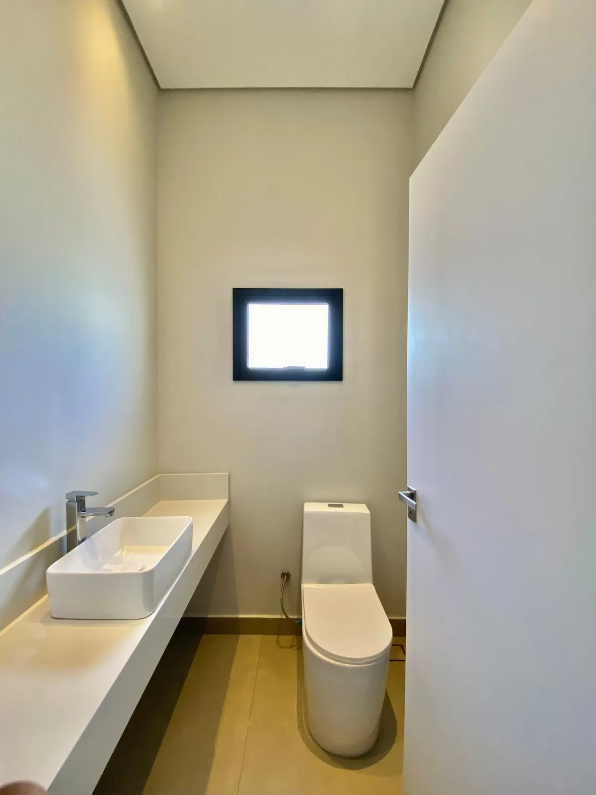 Casa de Alto Padrão à Venda com 3 suítes, piscina e sala de cinema, 287m² no Condomínio Alphaville Nova Esplanada 4 em Votorantim/SP