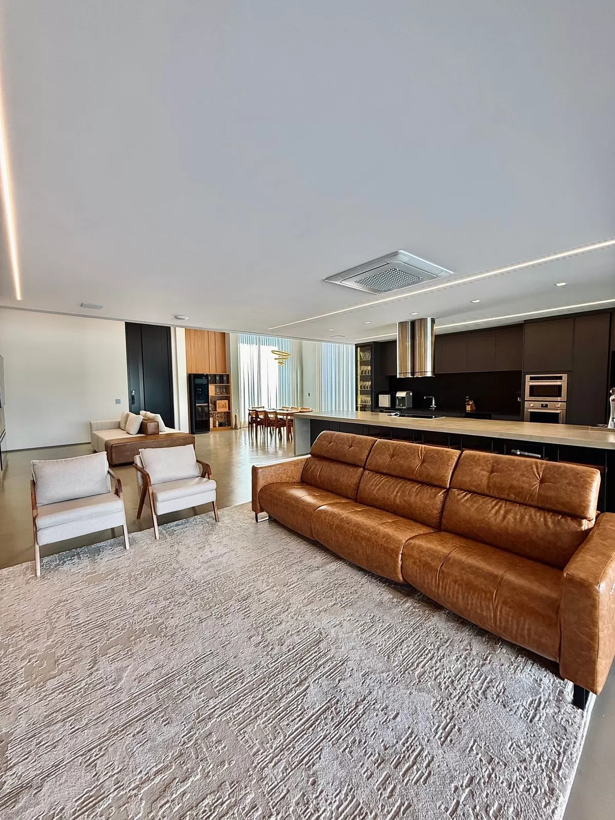 Casa Mobiliada à Venda com vista permanente para área preservada e quadra de beach tennis, 460m² no Condomínio Fazenda Jequitibá em Sorocaba/SP