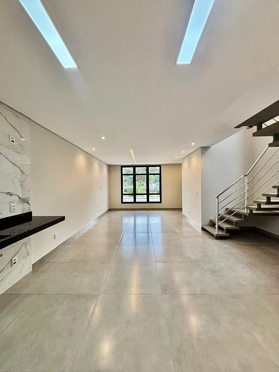 Sobrado à Venda com 3 dormitórios e área gourmet com churrasqueira, 140m² no Condomínio Vale Azul em Votorantim/SP
