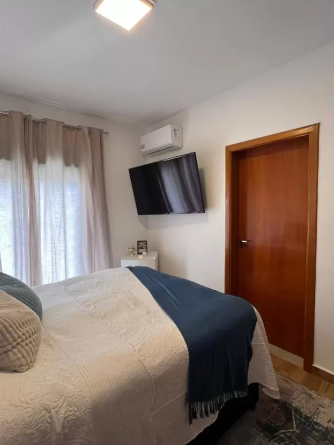 Sobrado à Venda Mobiliado com 3 suítes sendo 1 suíte master e piscina aquecida, 290m² no Condomínio Cyrela Landscape em Votorantim/SP
