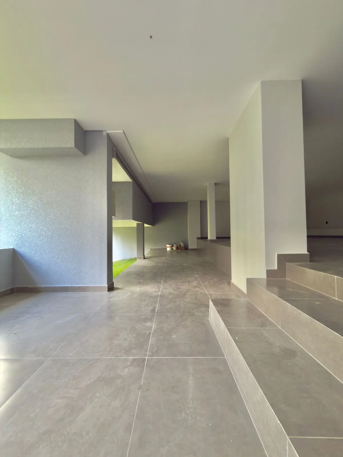 Casa à Venda com 3 suítes, piscina com vista privilegiada e basement, 360m2 no Condomínio Alphaville Nova Esplanada 4 em Votorantim/SP