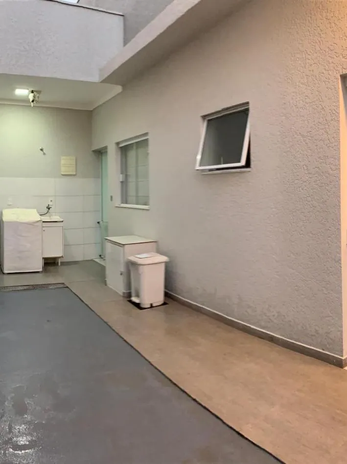 Casa Térrea à Venda com 2 dormitórios, área social integrada e quintal amplo no Condomínio Vale Azul em Votorantim/SP