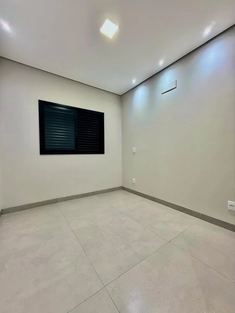 Casa Térrea à Venda com 3 dormitórios sendo 1 suíte e área gourmet com piscina, 136m² no Condomínio Reserva Ipanema em Sorocaba/SP
