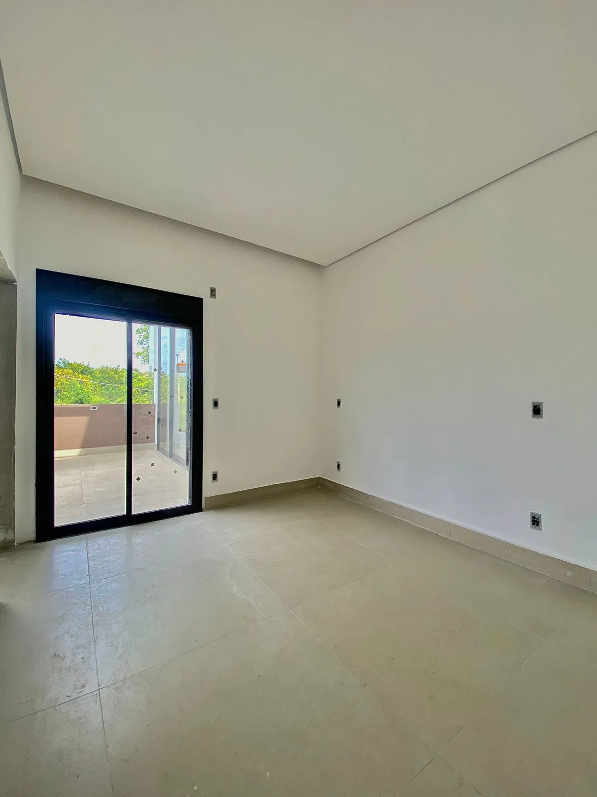 Casa de Alto Padrão à Venda com 3 suítes sendo 1 master e piscina com vista para área preservada, 256m² no Condomínio Renaissance em Sorocaba/SP