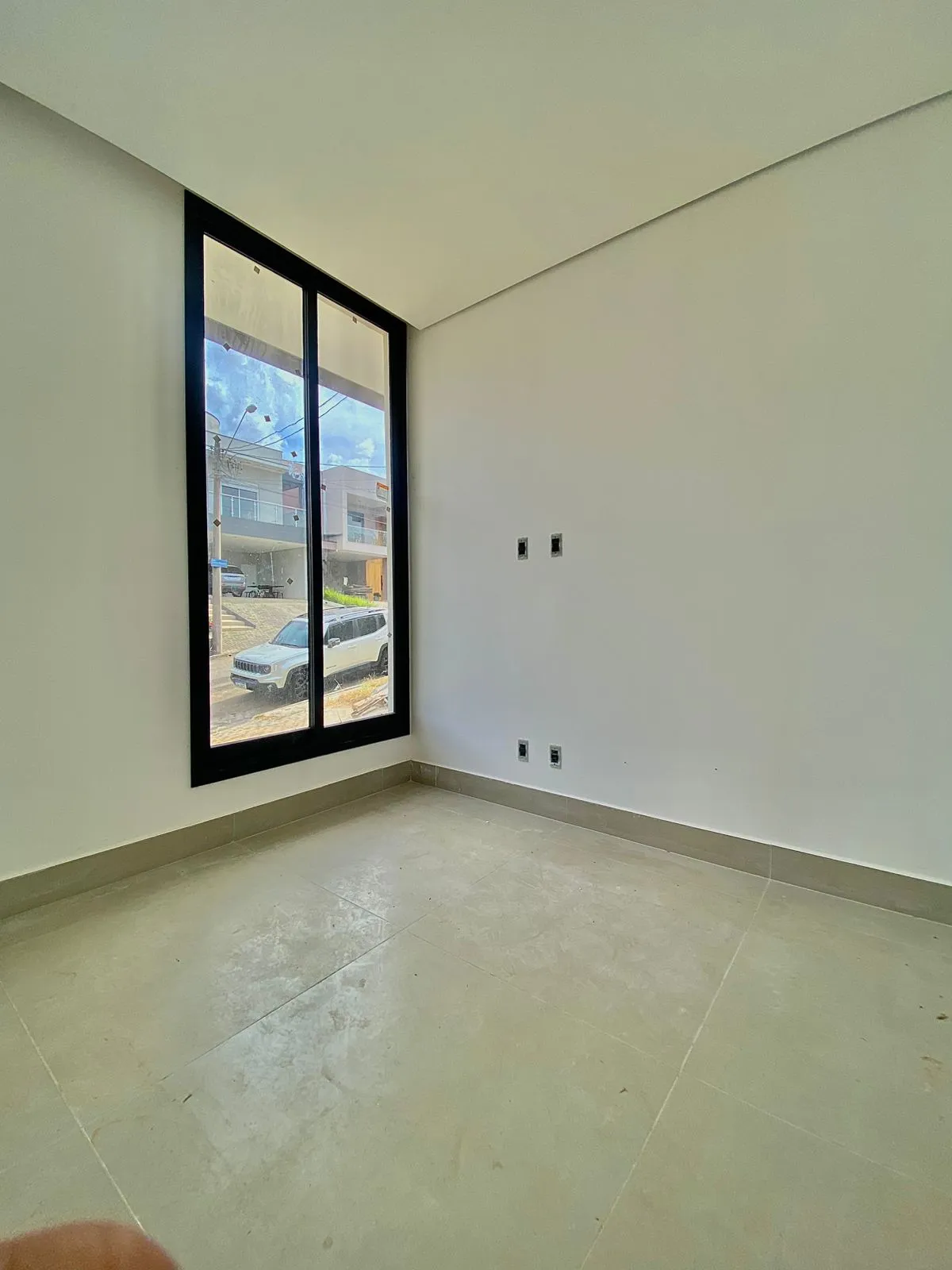Casa de Alto Padrão à Venda com 3 suítes sendo 1 master e piscina com vista para área preservada, 256m² no Condomínio Renaissance em Sorocaba/SP