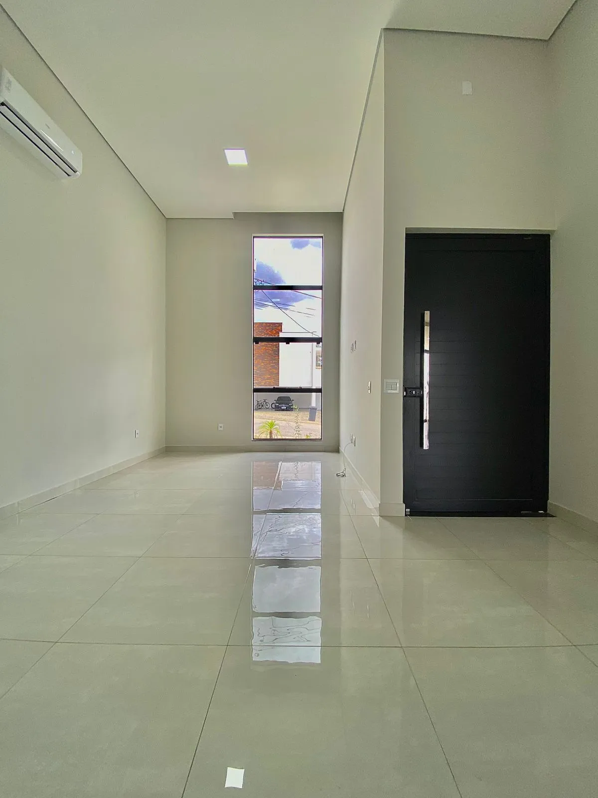 Casa Térrea de Alto Padrão à Venda com 3 suítes sendo 1 master e ampla área gourmet com piscina, 200m² no Condomínio Renaissance em Sorocaba/SP