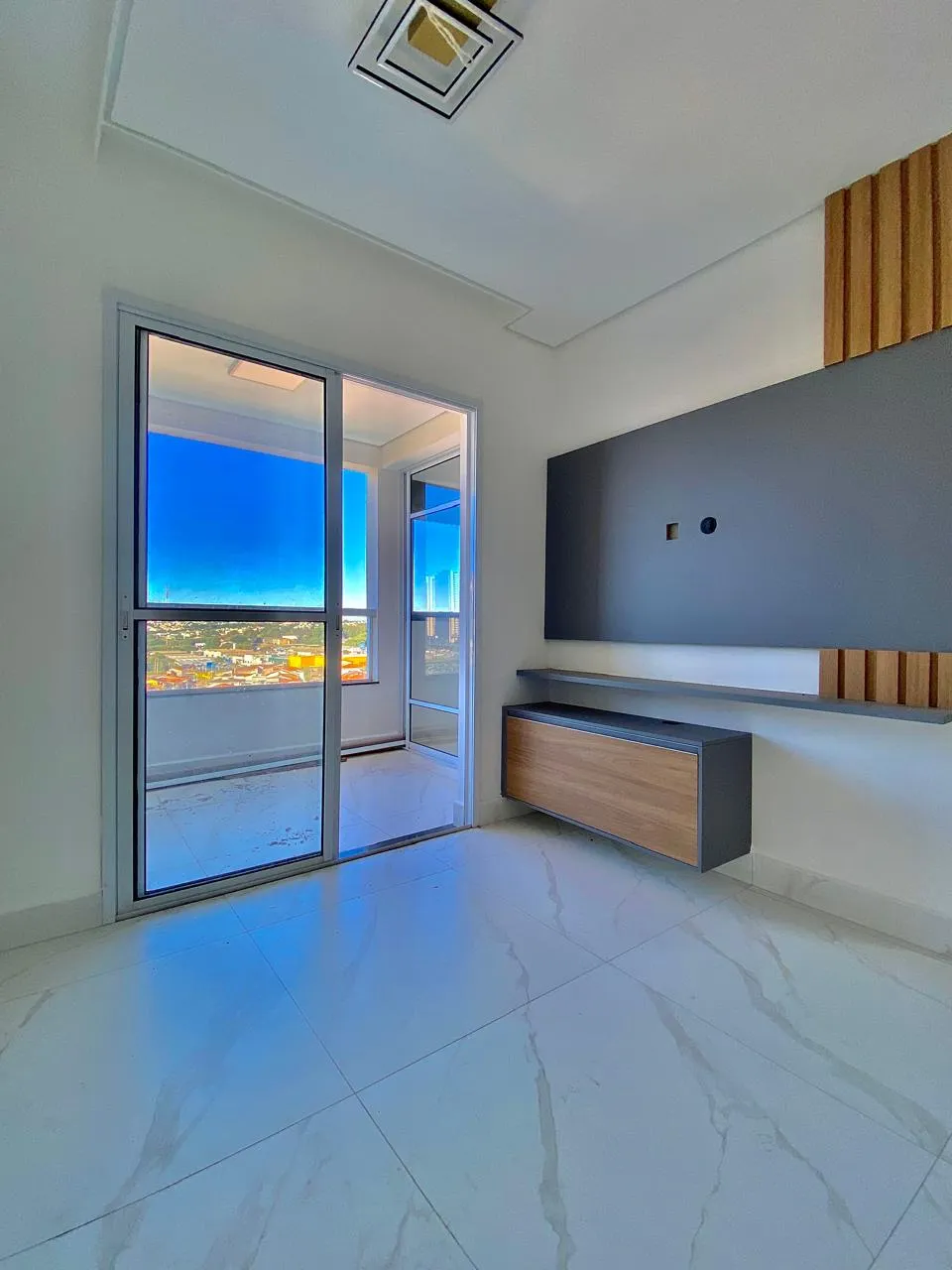 Apartamento à Venda com 3 dormitórios sendo 1 suíte e acabamento moderno, 69m² no Condomínio Residencial Golden House em Sorocaba/SP