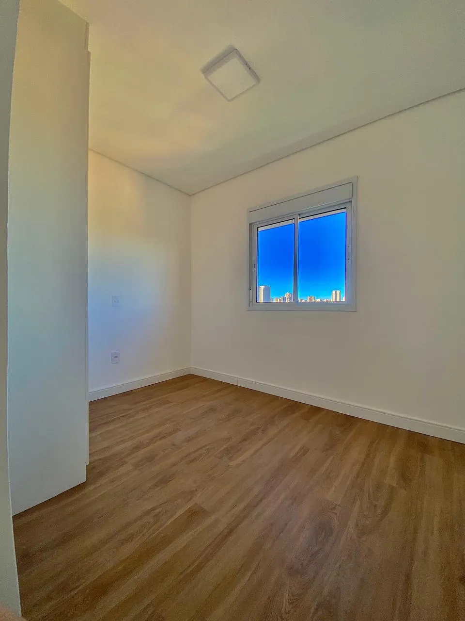 Apartamento à Venda com 3 dormitórios sendo 1 suíte e acabamento moderno, 69m² no Condomínio Residencial Golden House em Sorocaba/SP