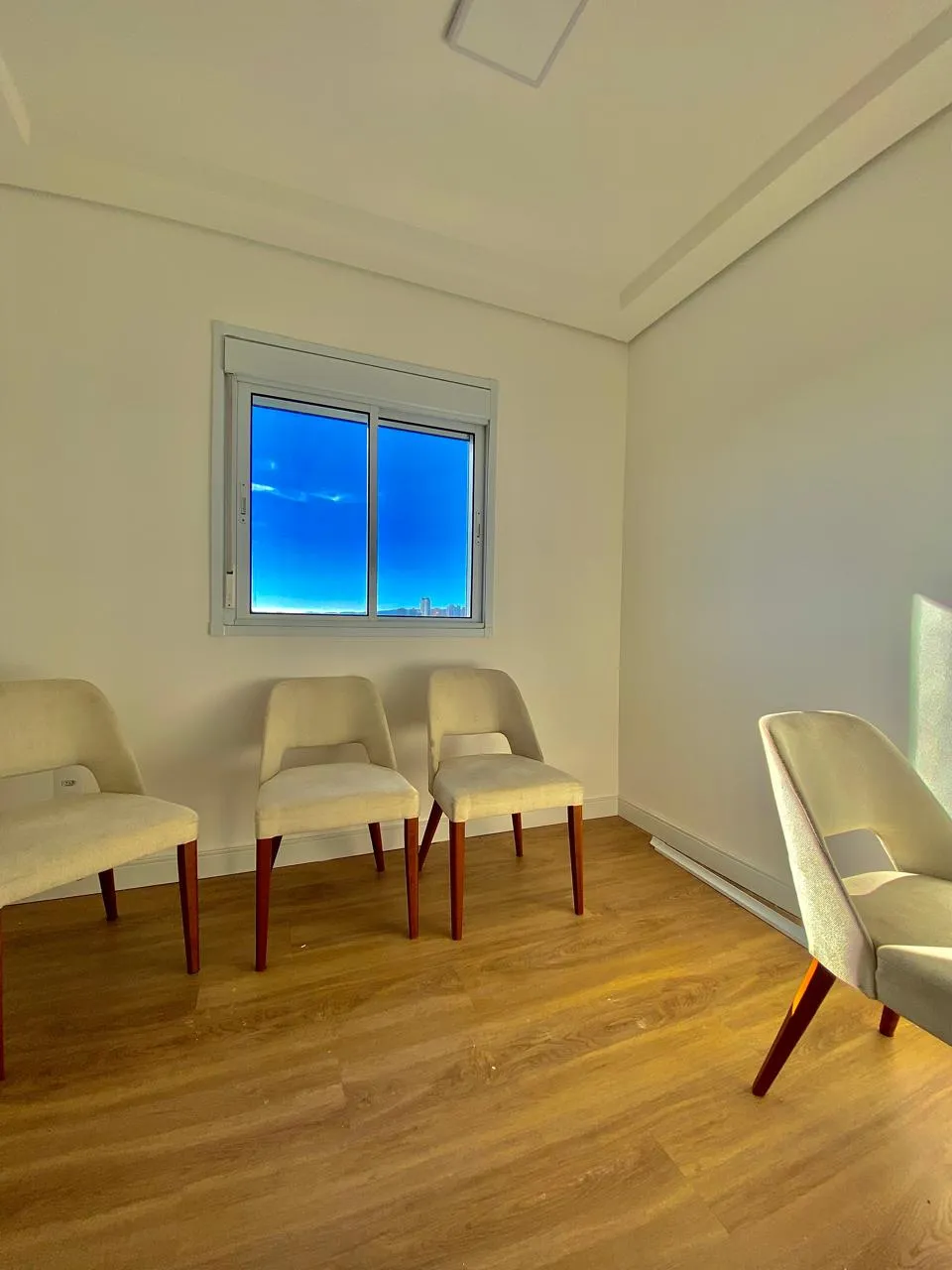 Apartamento à Venda com 3 dormitórios sendo 1 suíte e acabamento moderno, 69m² no Condomínio Residencial Golden House em Sorocaba/SP