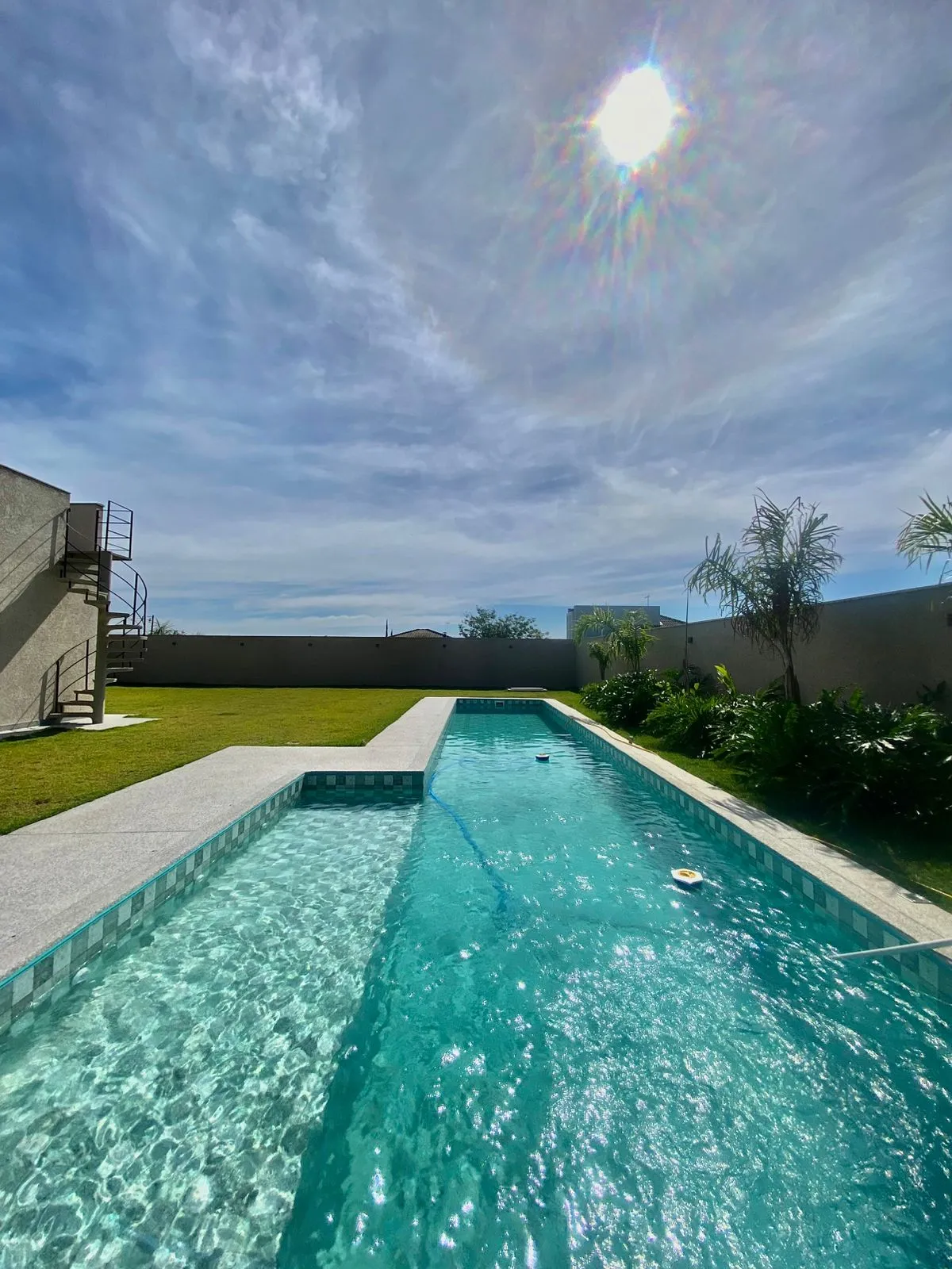 Casa Térrea à Venda com 3 suítes sendo 1 master com closet, área gourtmet com piscina e terraço, 403m² no Condomínio Fazenda Jequitibá em Sorocaba/SP