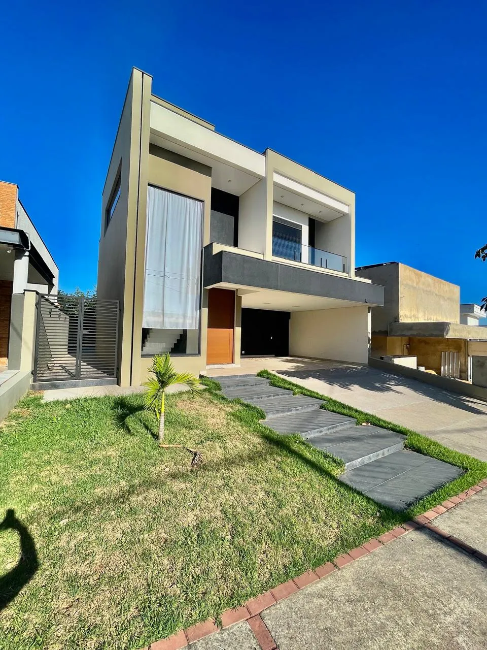 Sobrado à Venda com 3 suítes sendo 1 master, escritório e vista privilegiada, 306m² no Condomínio Cyrela Landscape em Votorantim/SP