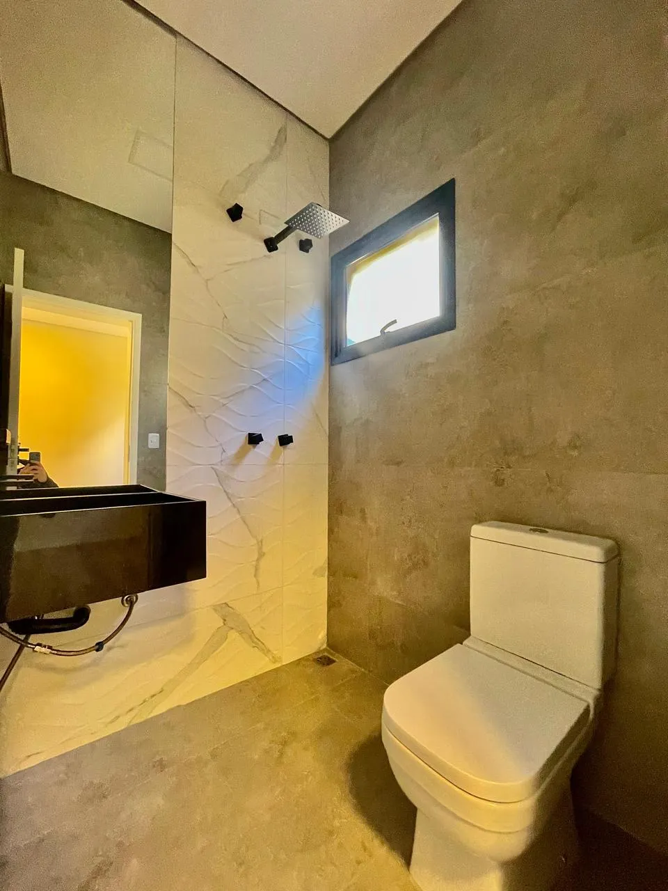 Sobrado à Venda com 3 suítes sendo 1 master, escritório e vista privilegiada, 306m² no Condomínio Cyrela Landscape em Votorantim/SP