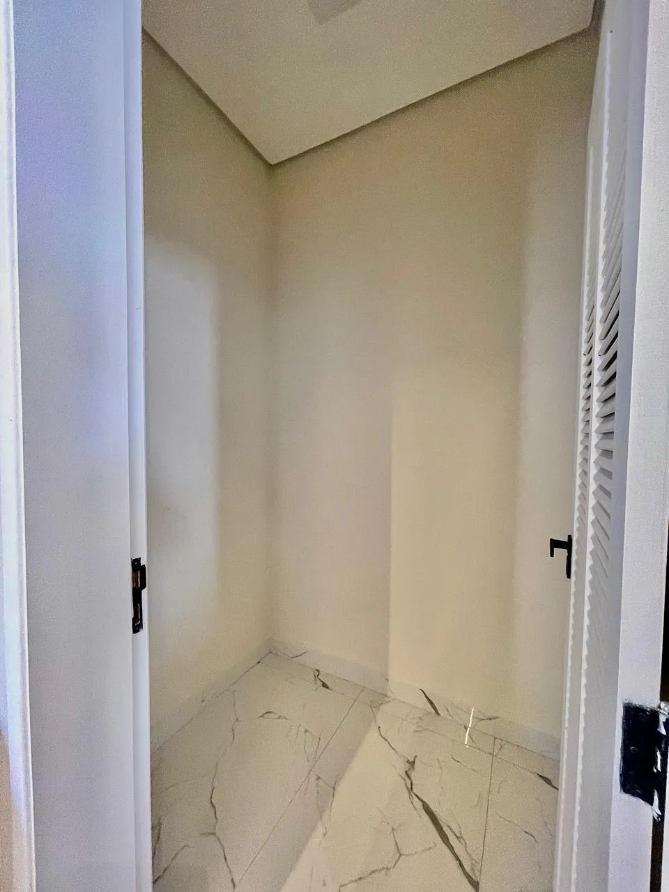 Sobrado à Venda com 3 suítes sendo 1 master, escritório e vista privilegiada, 306m² no Condomínio Cyrela Landscape em Votorantim/SP