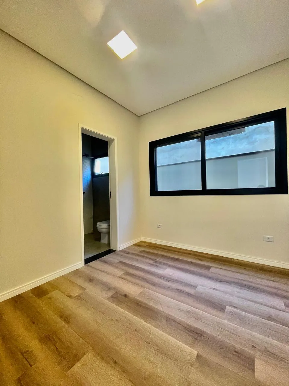 Sobrado à Venda com 3 suítes sendo 1 master, escritório e vista privilegiada, 306m² no Condomínio Cyrela Landscape em Votorantim/SP
