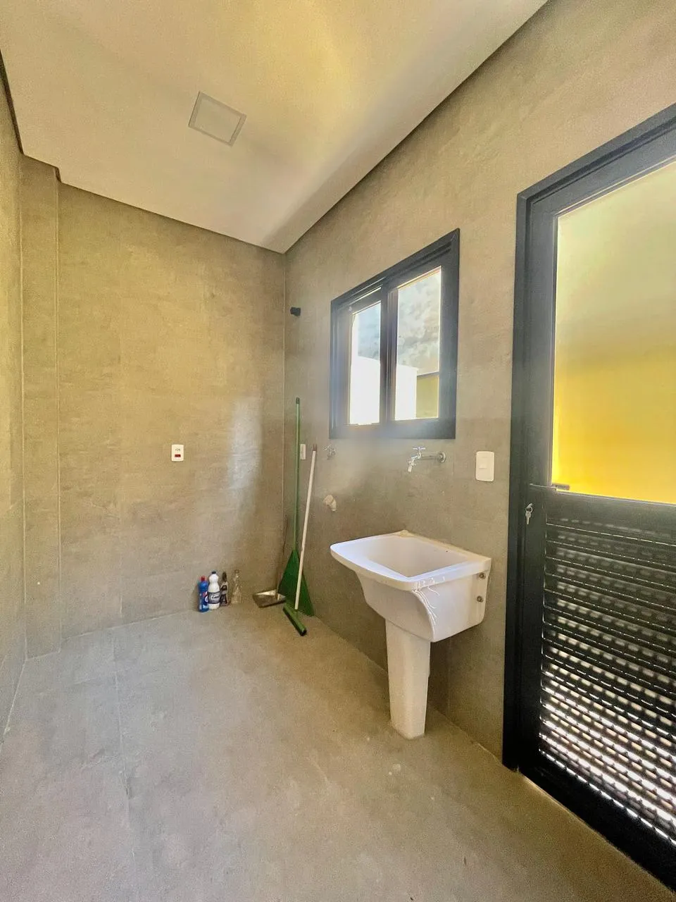 Sobrado à Venda com 3 suítes sendo 1 master, escritório e vista privilegiada, 306m² no Condomínio Cyrela Landscape em Votorantim/SP