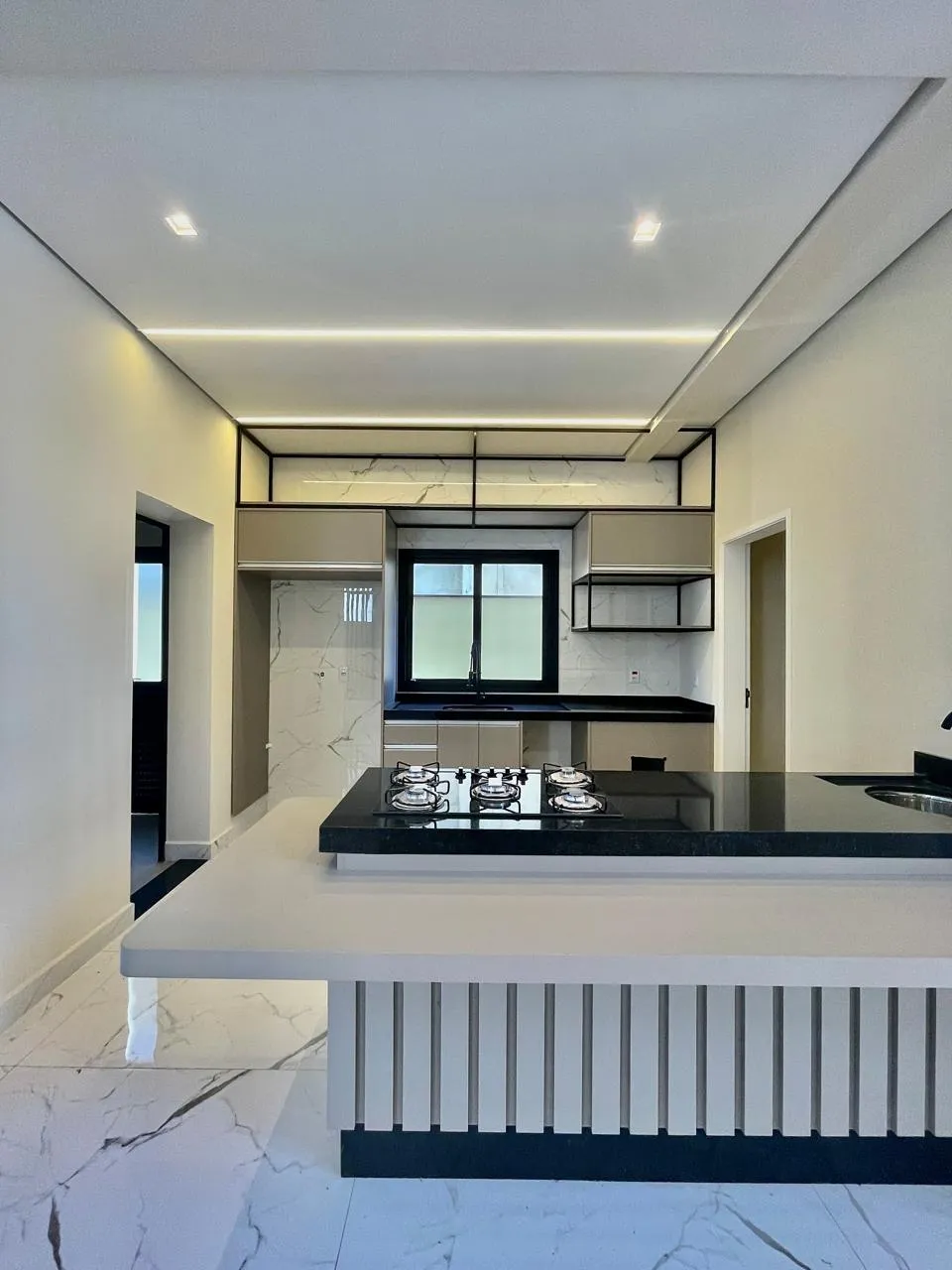 Sobrado à Venda com 3 suítes sendo 1 master, escritório e vista privilegiada, 306m² no Condomínio Cyrela Landscape em Votorantim/SP