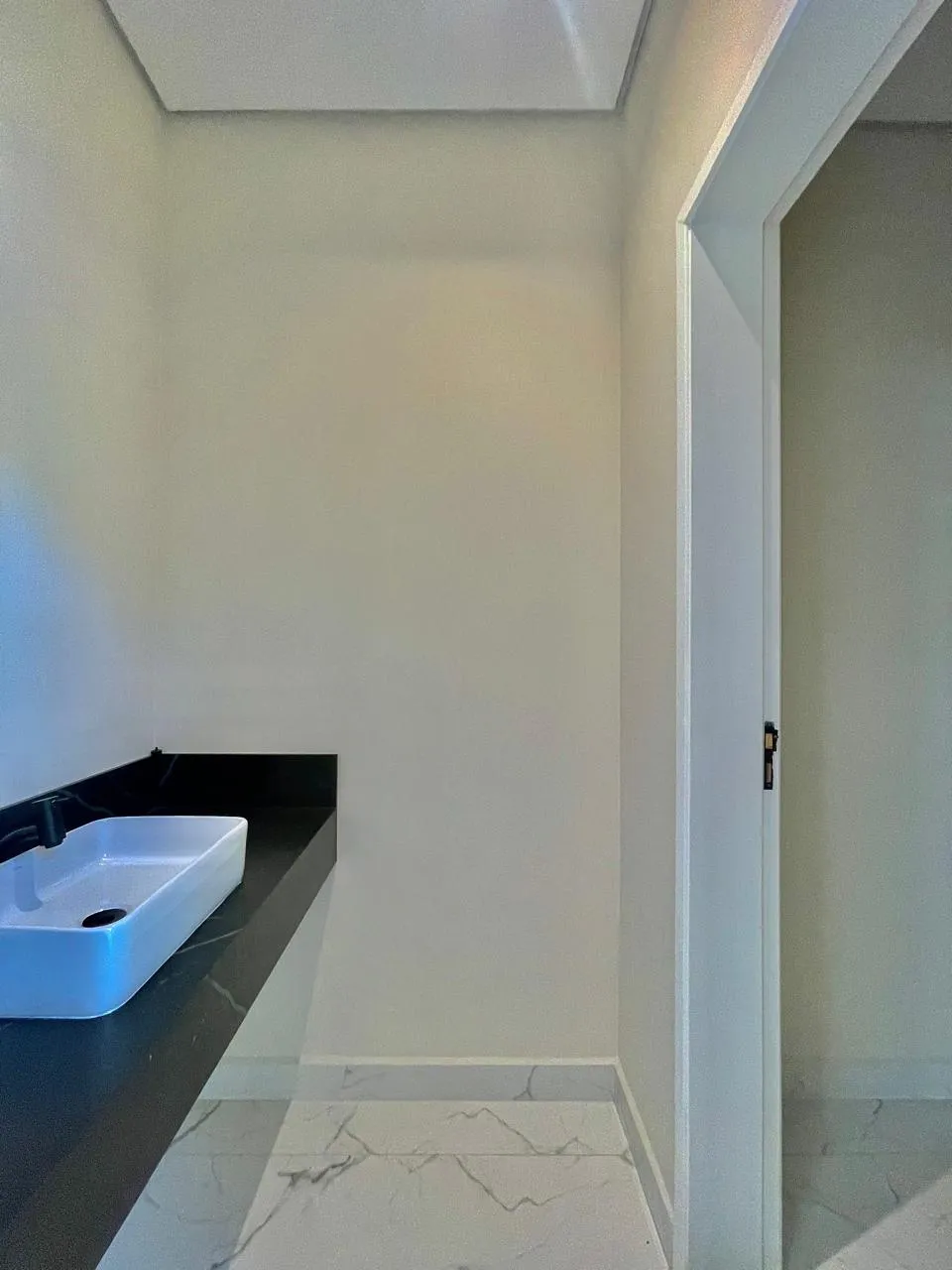 Sobrado à Venda com 3 suítes sendo 1 master, escritório e vista privilegiada, 306m² no Condomínio Cyrela Landscape em Votorantim/SP