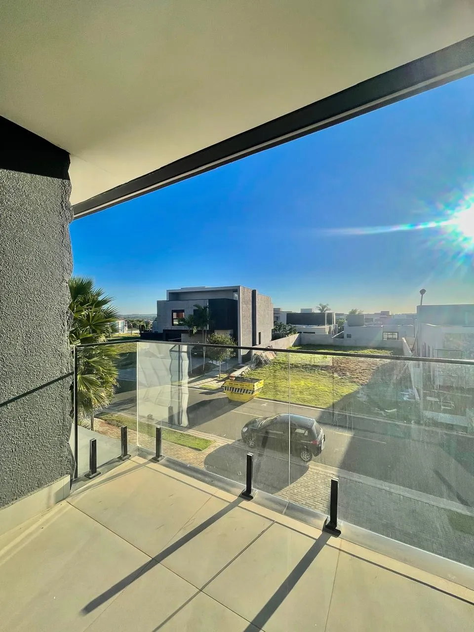 Sobrado à Venda Mobiliada com 3 suítes sendo 1 master com closet, escritório e área gourmet com piscina, 313m² no Condomínio Alphaville Nova Esplanada 4 em Votorantim/SP
