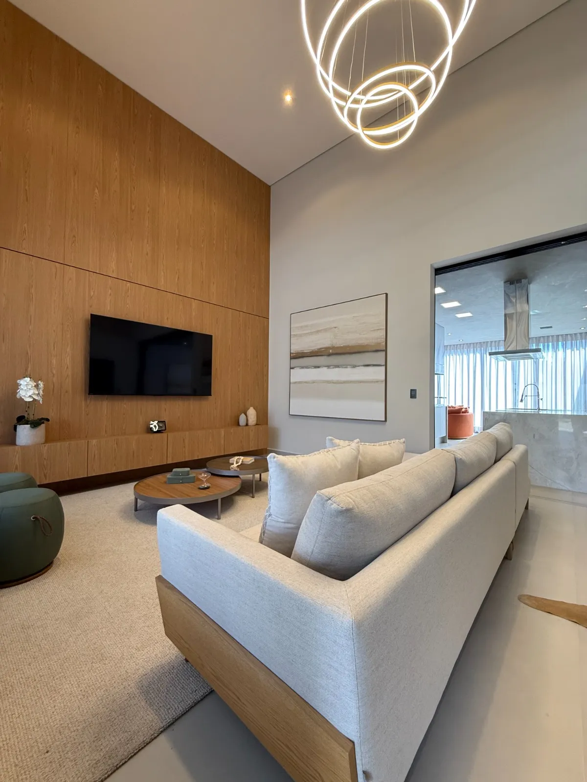 Casa Térrea Mobiliada à Venda com 4 suítes sendo 1 master e ampla área gourmet com piscina, 250m² no Condomínio Alphaville Nova Esplanada 3 em Votorantim/SP