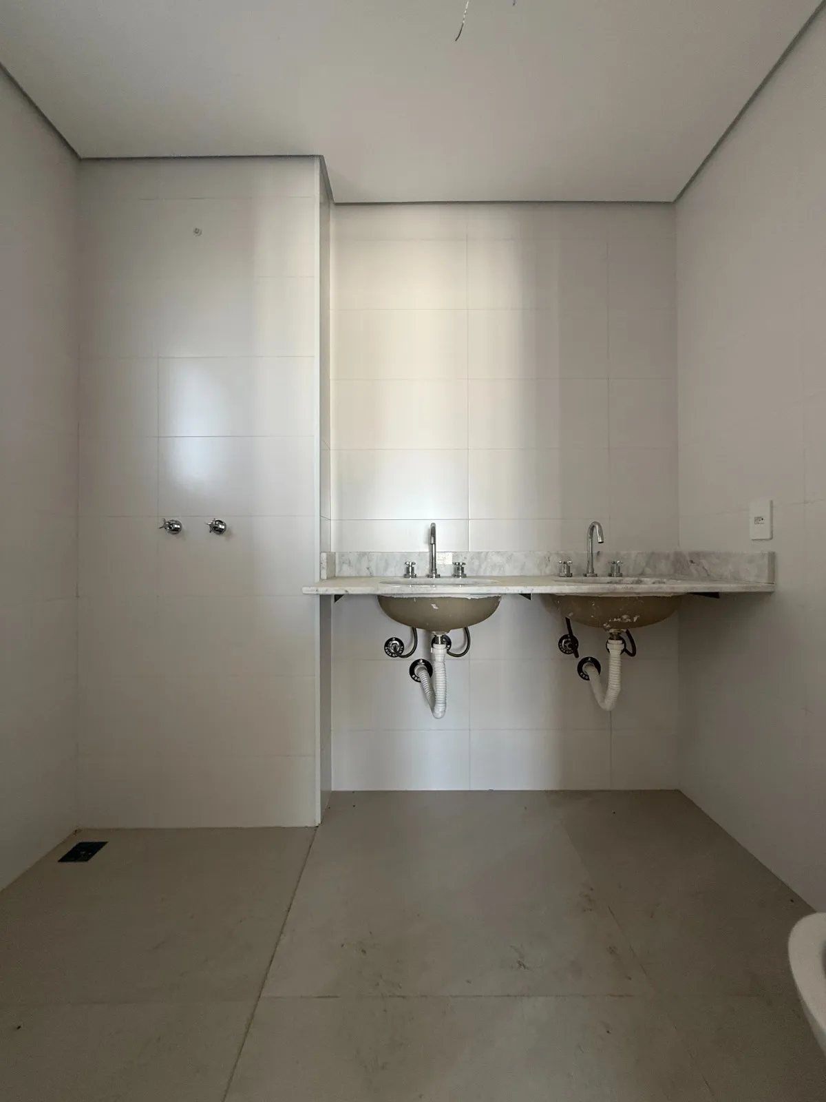 Apartamento à Venda com 3 suítes sendo 1 master, escritório e ampla vista livre, 128m² no Condomínio Alameda JK em Votorantim/SP