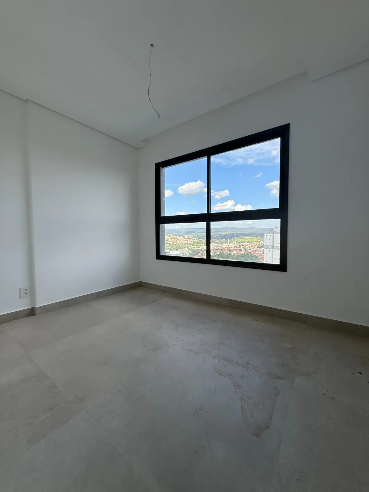 Apartamento à Venda com 3 suítes sendo 1 master, escritório e ampla vista livre, 128m² no Condomínio Alameda JK em Votorantim/SP