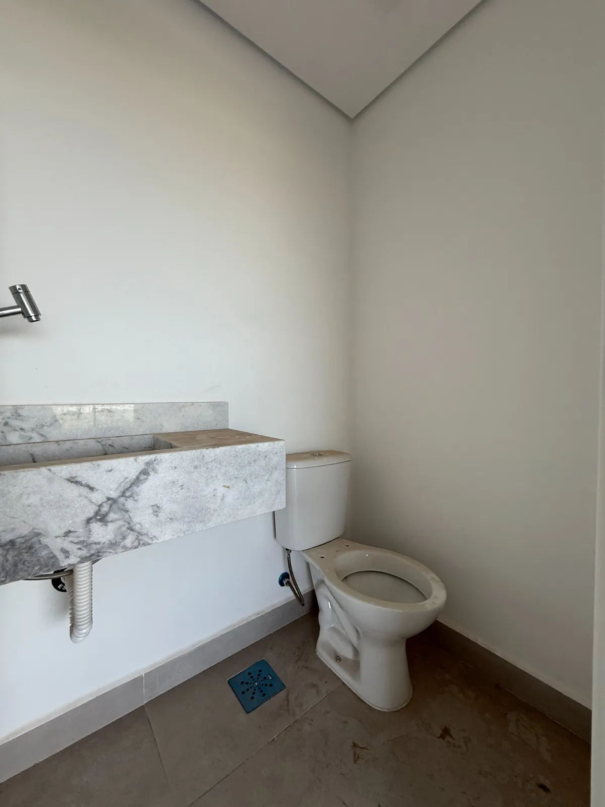 Apartamento à Venda com 3 suítes sendo 1 master, escritório e ampla vista livre, 128m² no Condomínio Alameda JK em Votorantim/SP