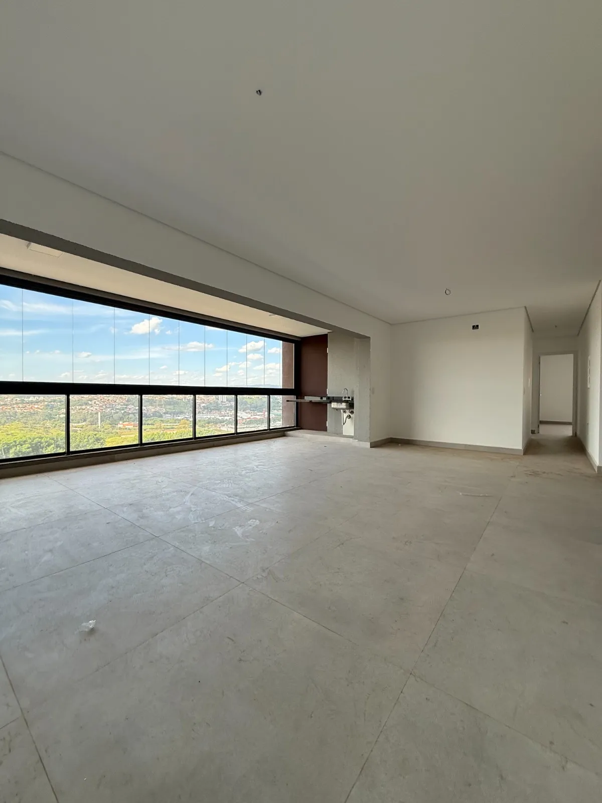 Apartamento à Venda com 3 suítes sendo 1 master, escritório e ampla vista livre, 128m² no Condomínio Alameda JK em Votorantim/SP