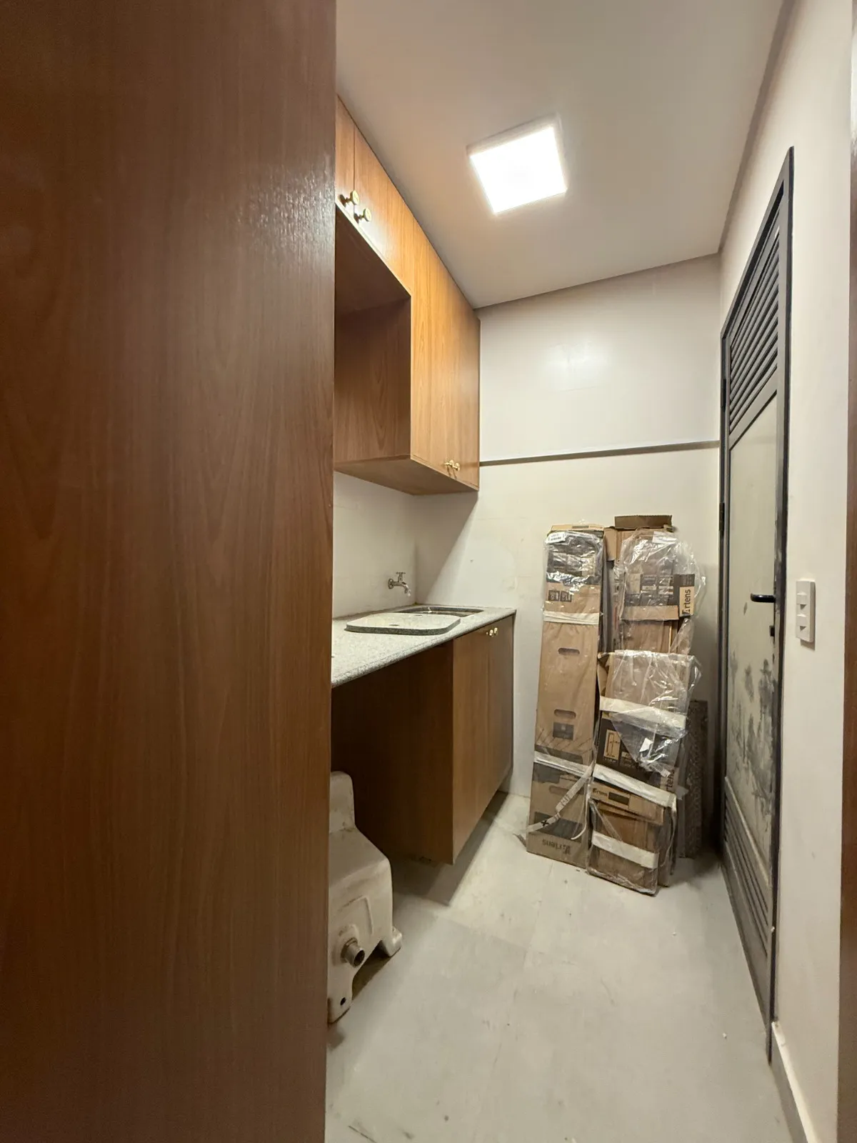 Apartamento à Venda com 2 suítes e ampla varanda gourmet integrada com vista livre, 78m² no Condomínio Alameda JK em Votorantim/SP