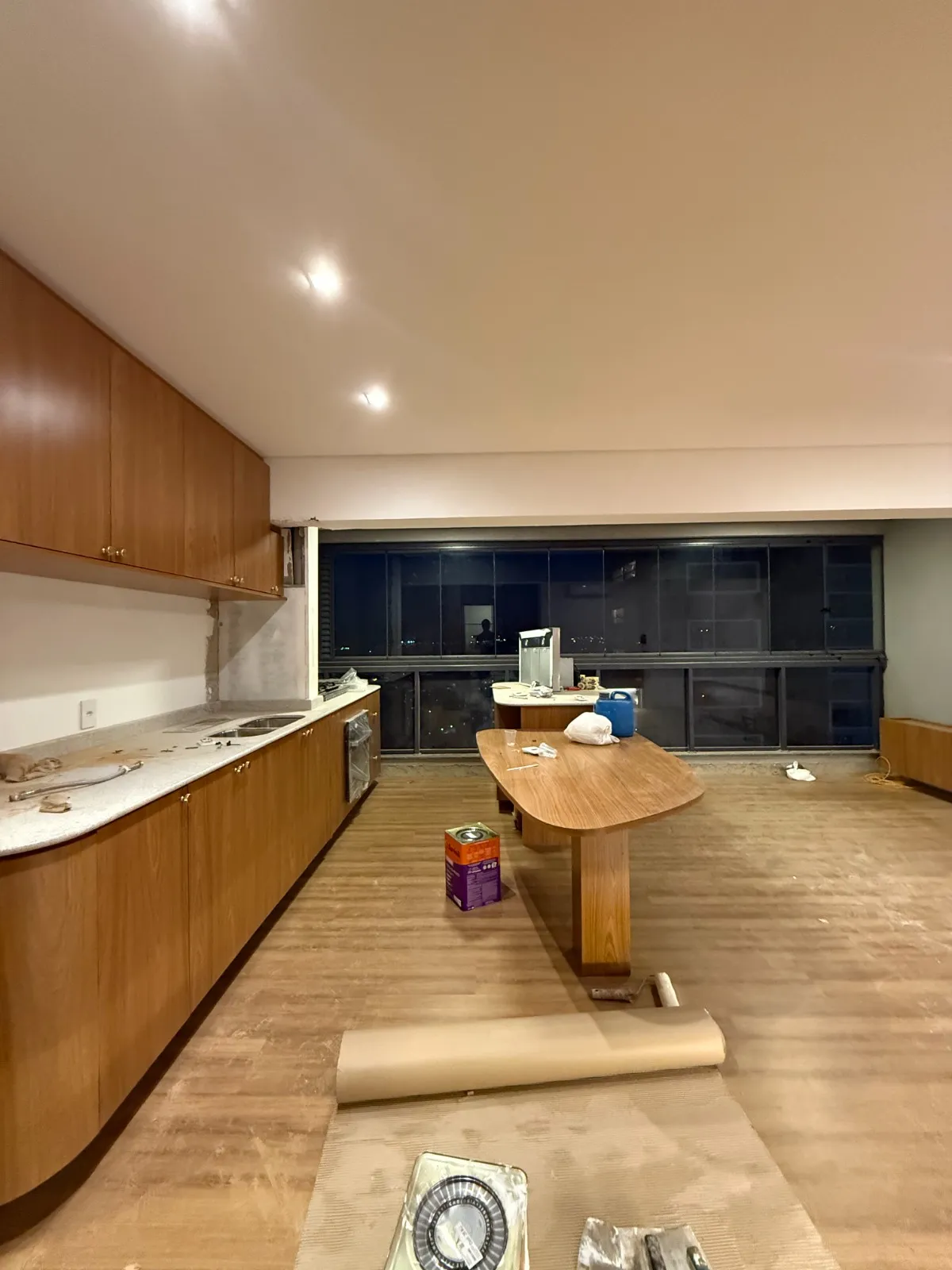 Apartamento à Venda com 2 suítes e ampla varanda gourmet integrada com vista livre, 78m² no Condomínio Alameda JK em Votorantim/SP
