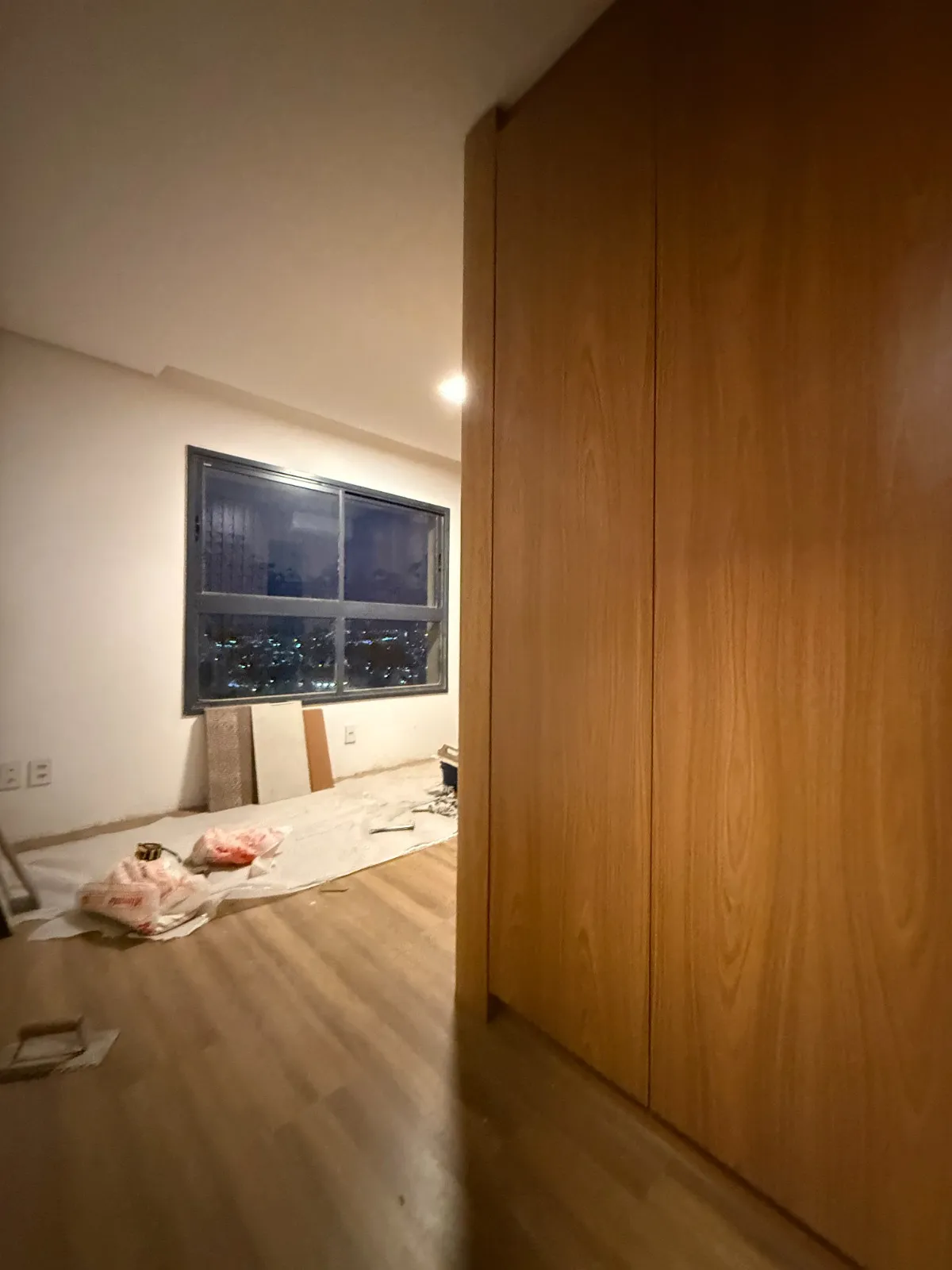 Apartamento à Venda com 2 suítes e ampla varanda gourmet integrada com vista livre, 78m² no Condomínio Alameda JK em Votorantim/SP