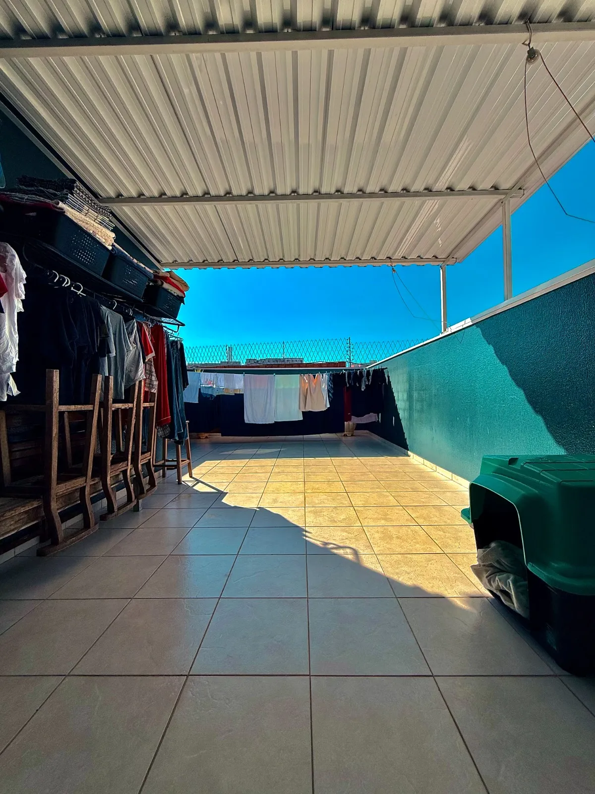 Sobrado à Venda Mobiliado com 3 dormitórios sendo 1 suíte master e área gourmet, 130m² em um terreno de 175m² no Condomínio Golden Park Residence 2 em Sorocaba/SP
