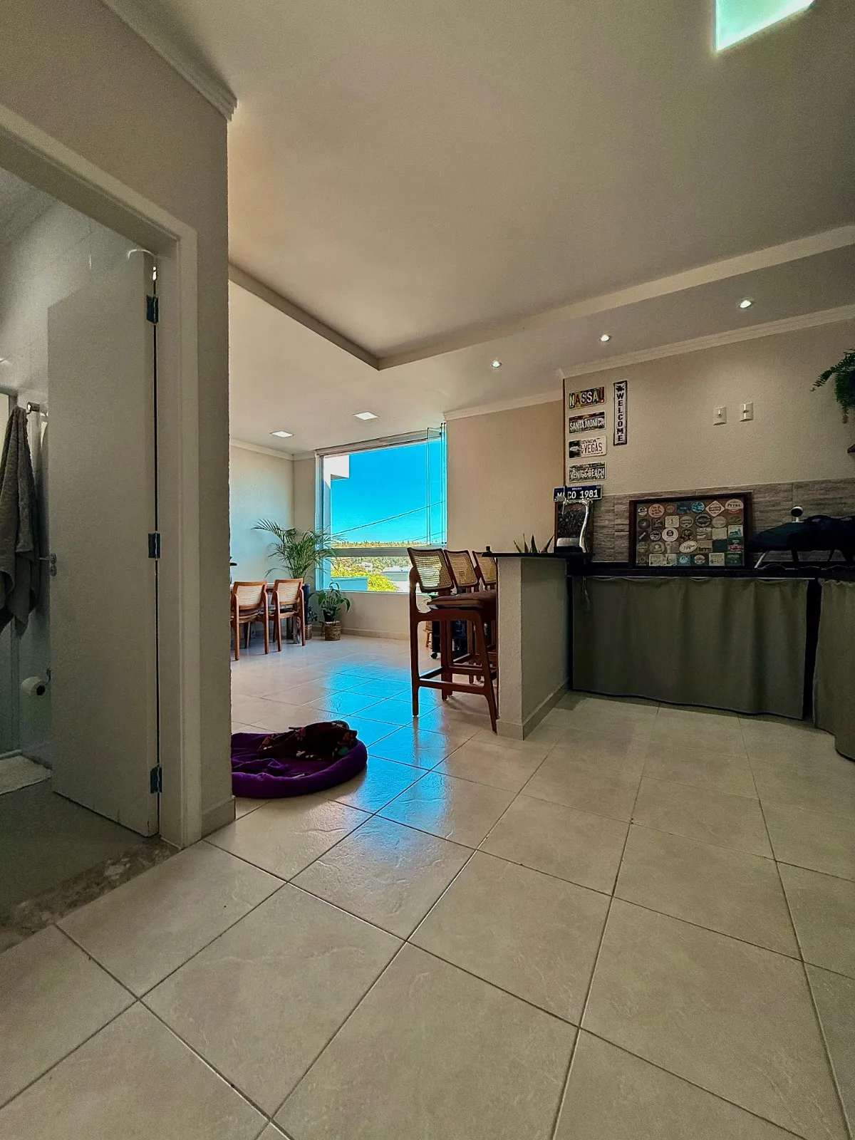 Sobrado à Venda Mobiliado com 3 dormitórios sendo 1 suíte master e área gourmet, 130m² em um terreno de 175m² no Condomínio Golden Park Residence 2 em Sorocaba/SP
