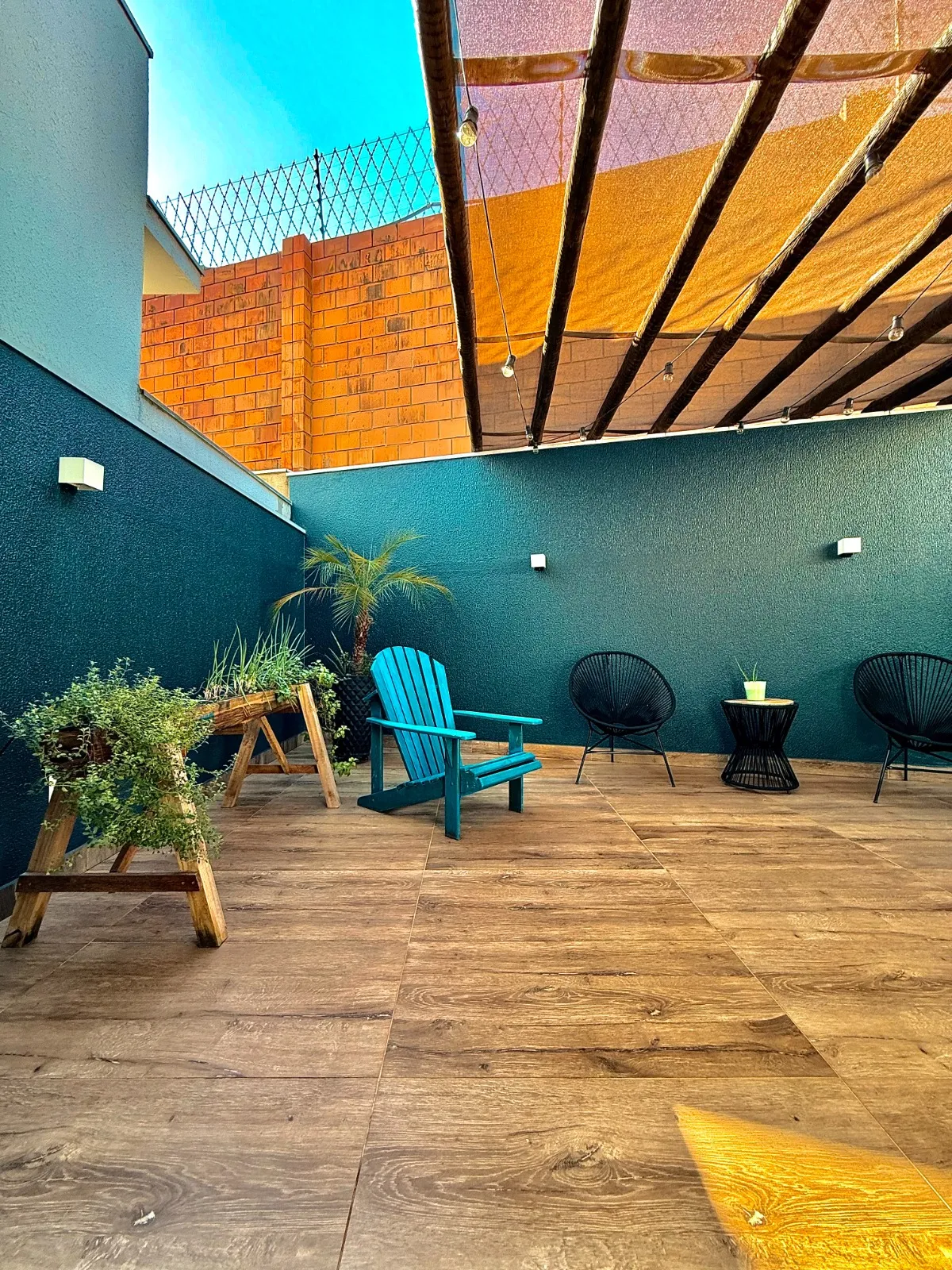 Sobrado à Venda Mobiliado com 3 dormitórios sendo 1 suíte master e área gourmet, 130m² em um terreno de 175m² no Condomínio Golden Park Residence 2 em Sorocaba/SP