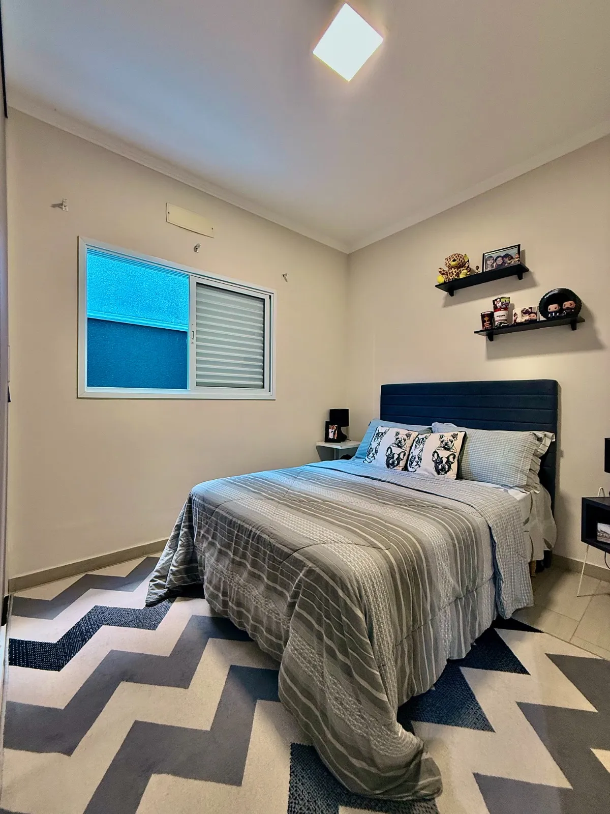 Sobrado à Venda Mobiliado com 3 dormitórios sendo 1 suíte master e área gourmet, 130m² em um terreno de 175m² no Condomínio Golden Park Residence 2 em Sorocaba/SP