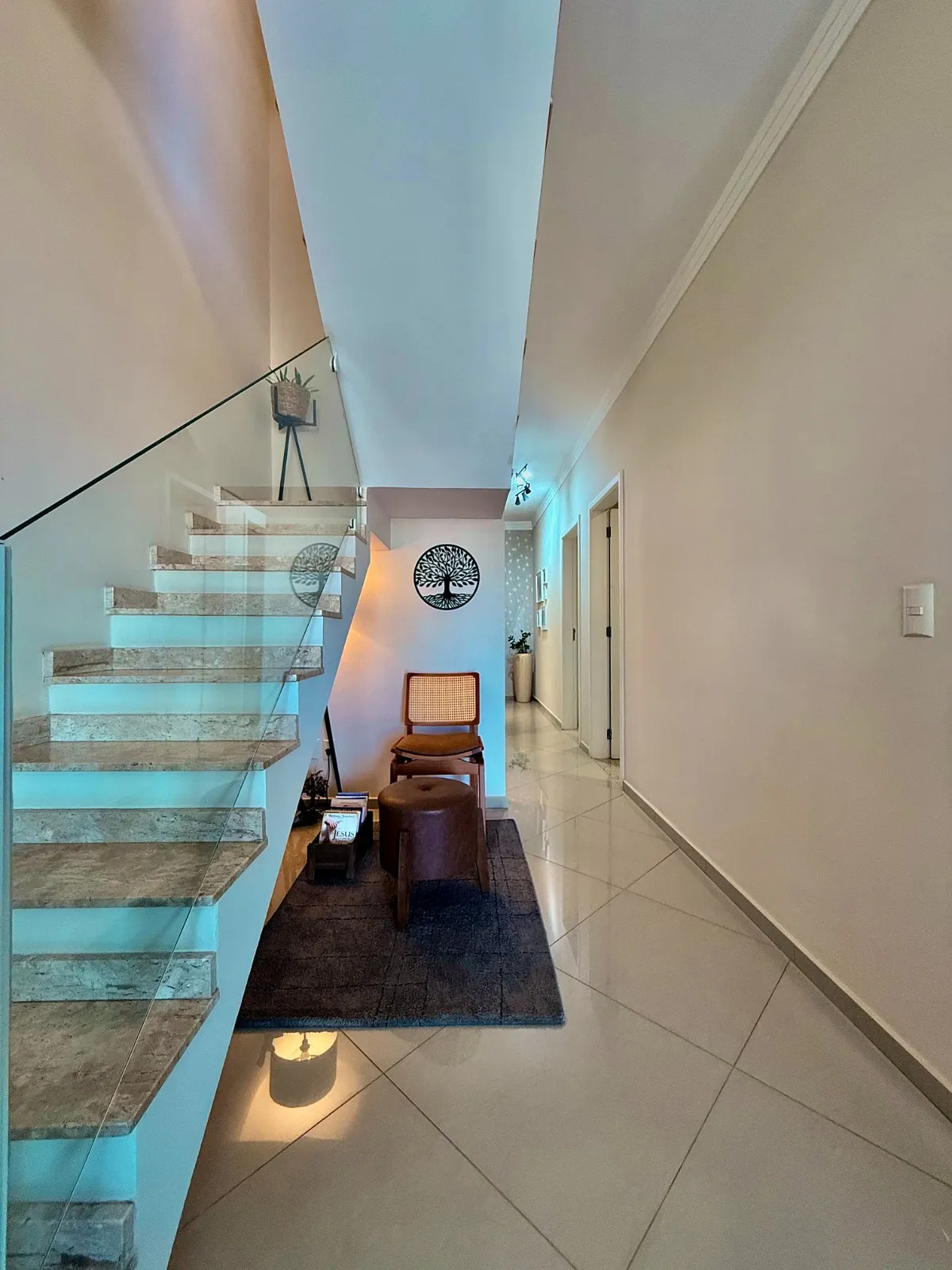 Sobrado à Venda Mobiliado com 3 dormitórios sendo 1 suíte master e área gourmet, 130m² em um terreno de 175m² no Condomínio Golden Park Residence 2 em Sorocaba/SP