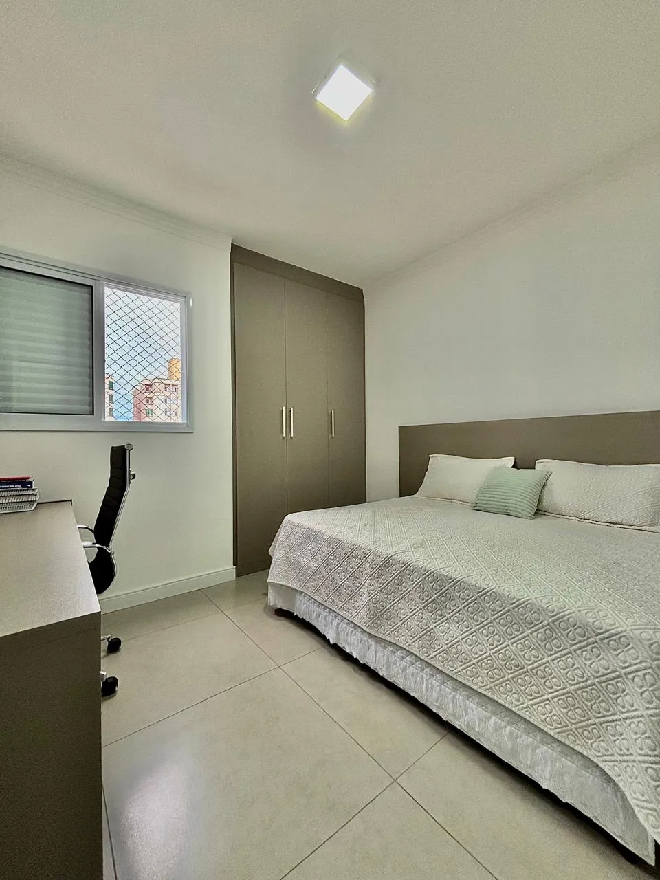 Apartamento à Venda com 3 dormitórios sendo 1 suíte, área social integrada e ótima localização, 80m² no Condomínio Nature Residencial Clube