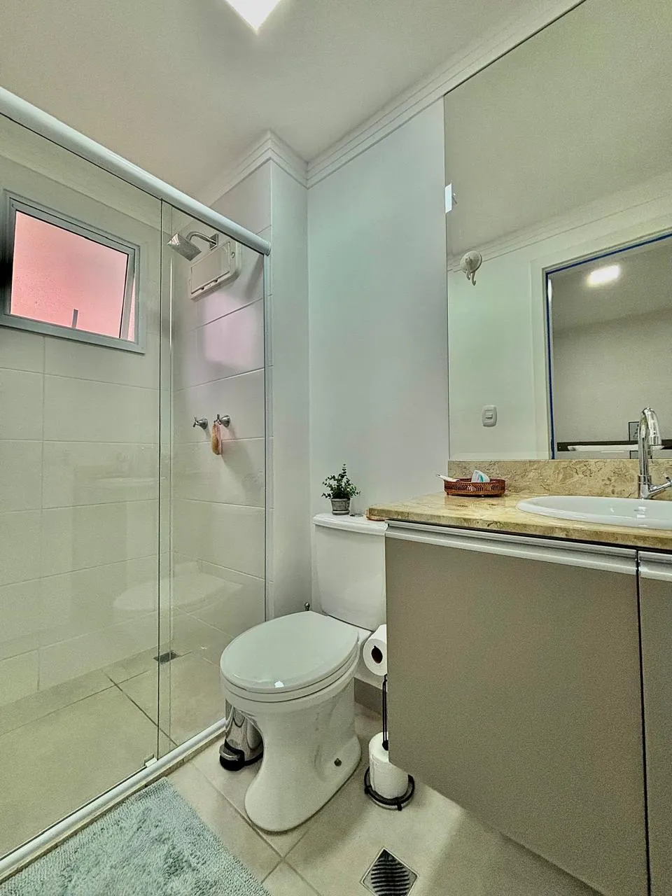 Apartamento à Venda com 3 dormitórios sendo 1 suíte, área social integrada e ótima localização, 80m² no Condomínio Nature Residencial Clube
