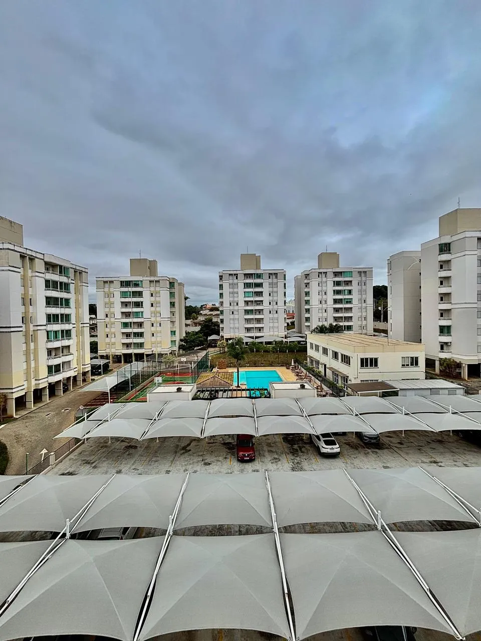 Apartamento à Venda com 3 dormitórios sendo 1 suíte, área social integrada e ótima localização, 80m² no Condomínio Nature Residencial Clube