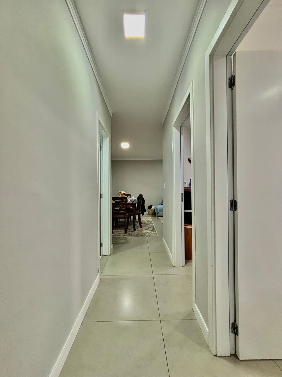 Apartamento à Venda com 3 dormitórios sendo 1 suíte, área social integrada e ótima localização, 80m² no Condomínio Nature Residencial Clube