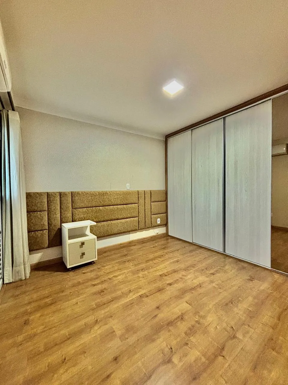 Apartamento à Venda com 3 dormitórios sendo 1 suíte, área social integrada e móveis planejados, 80m² no Condomínio Nature Residencial Clube