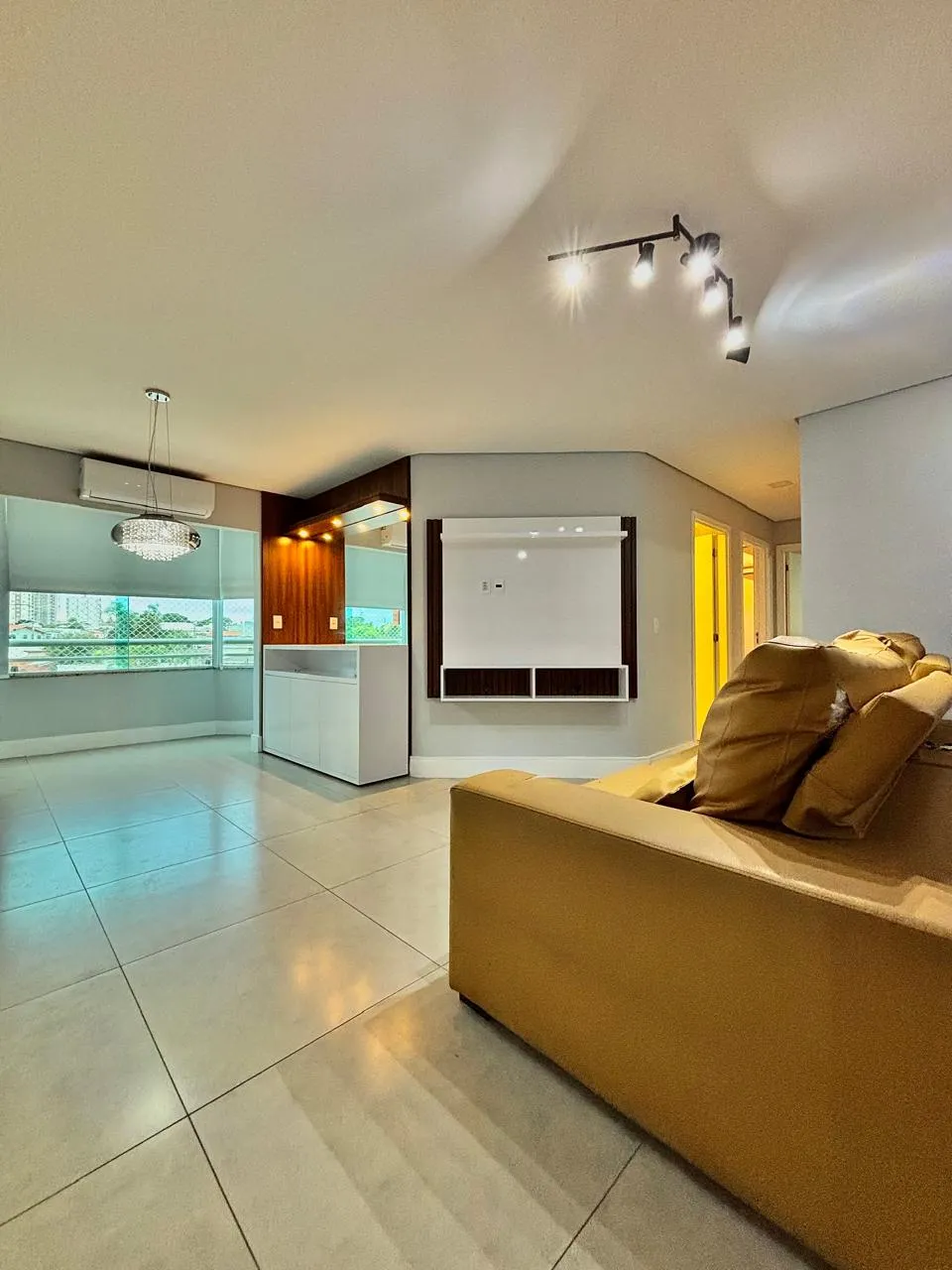 Apartamento à Venda com 3 dormitórios sendo 1 suíte, área social integrada e móveis planejados, 80m² no Condomínio Nature Residencial Clube
