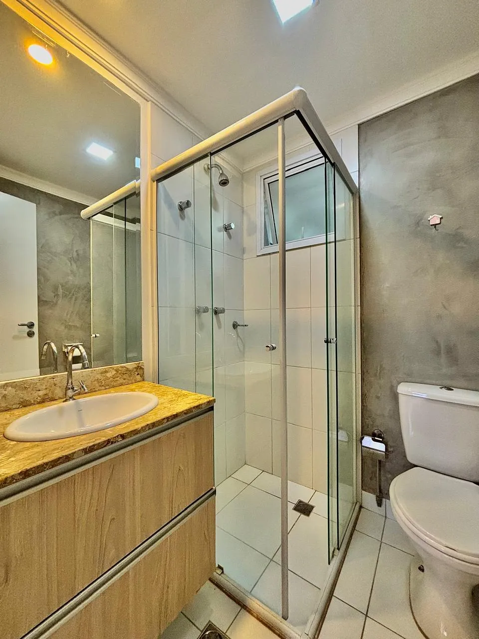 Apartamento à Venda com 3 dormitórios sendo 1 suíte, área social integrada e móveis planejados, 80m² no Condomínio Nature Residencial Clube