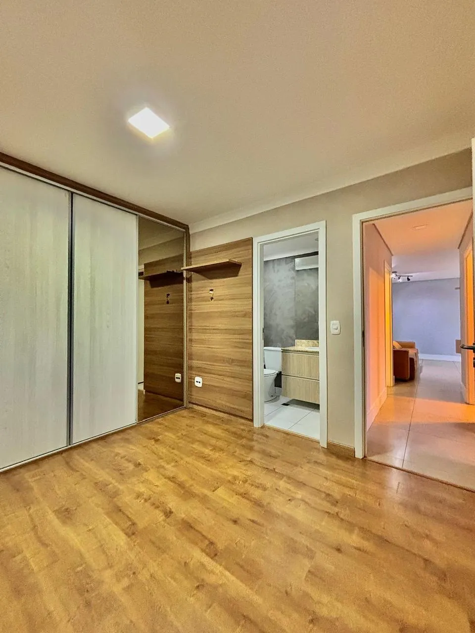 Apartamento à Venda com 3 dormitórios sendo 1 suíte, área social integrada e móveis planejados, 80m² no Condomínio Nature Residencial Clube