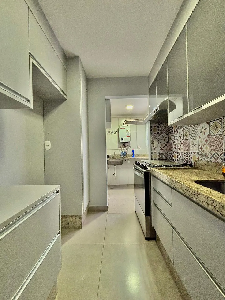 Apartamento à Venda com 3 dormitórios sendo 1 suíte, área social integrada e móveis planejados, 80m² no Condomínio Nature Residencial Clube