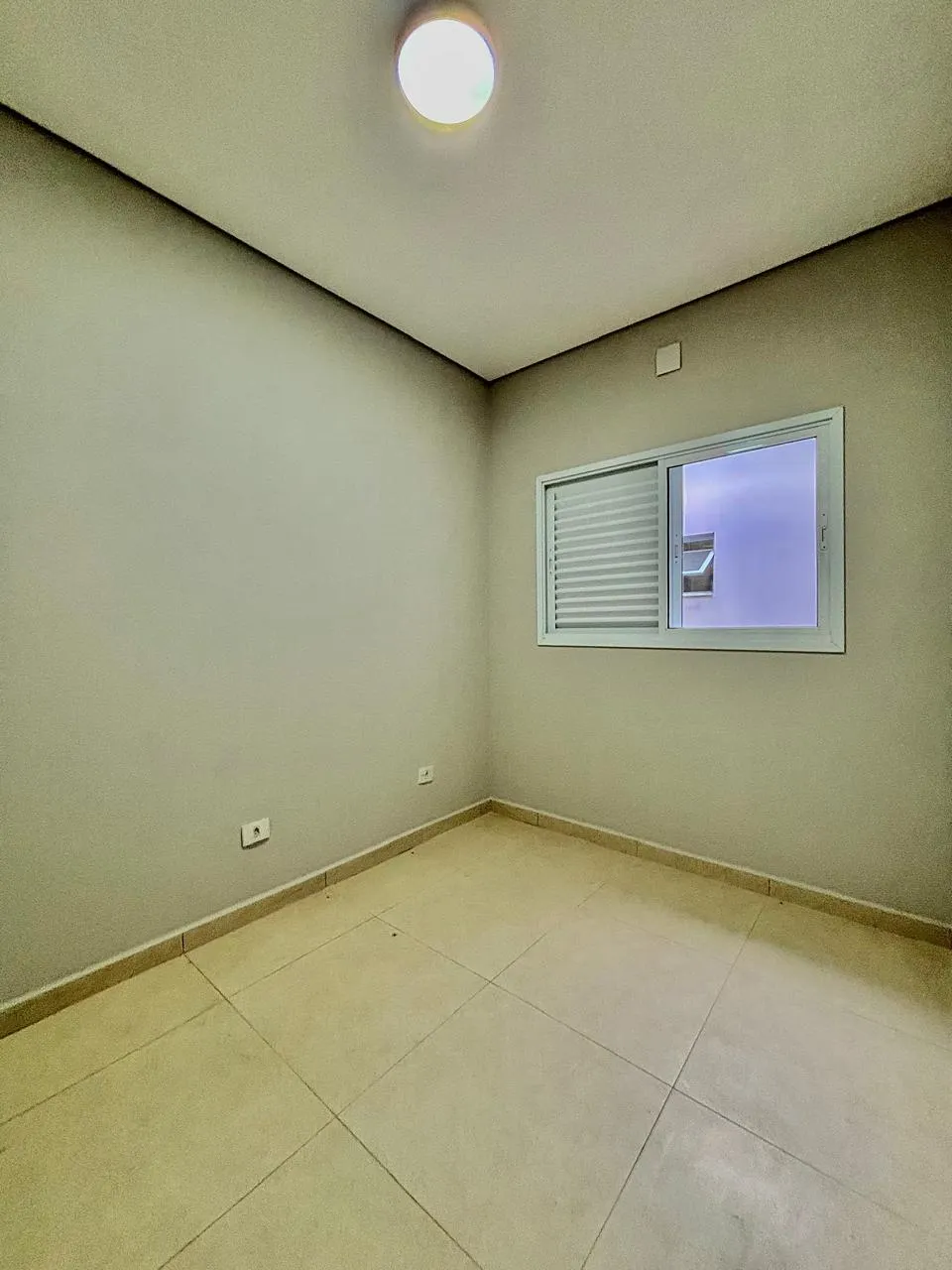 Casa Assobradada à Venda com 3 dormitórios sendo 1 suíte e ampla área gourmet, 118m² em um terreno de 185m² no Condomínio Golden Park Residence 2 em Sorocaba/SP