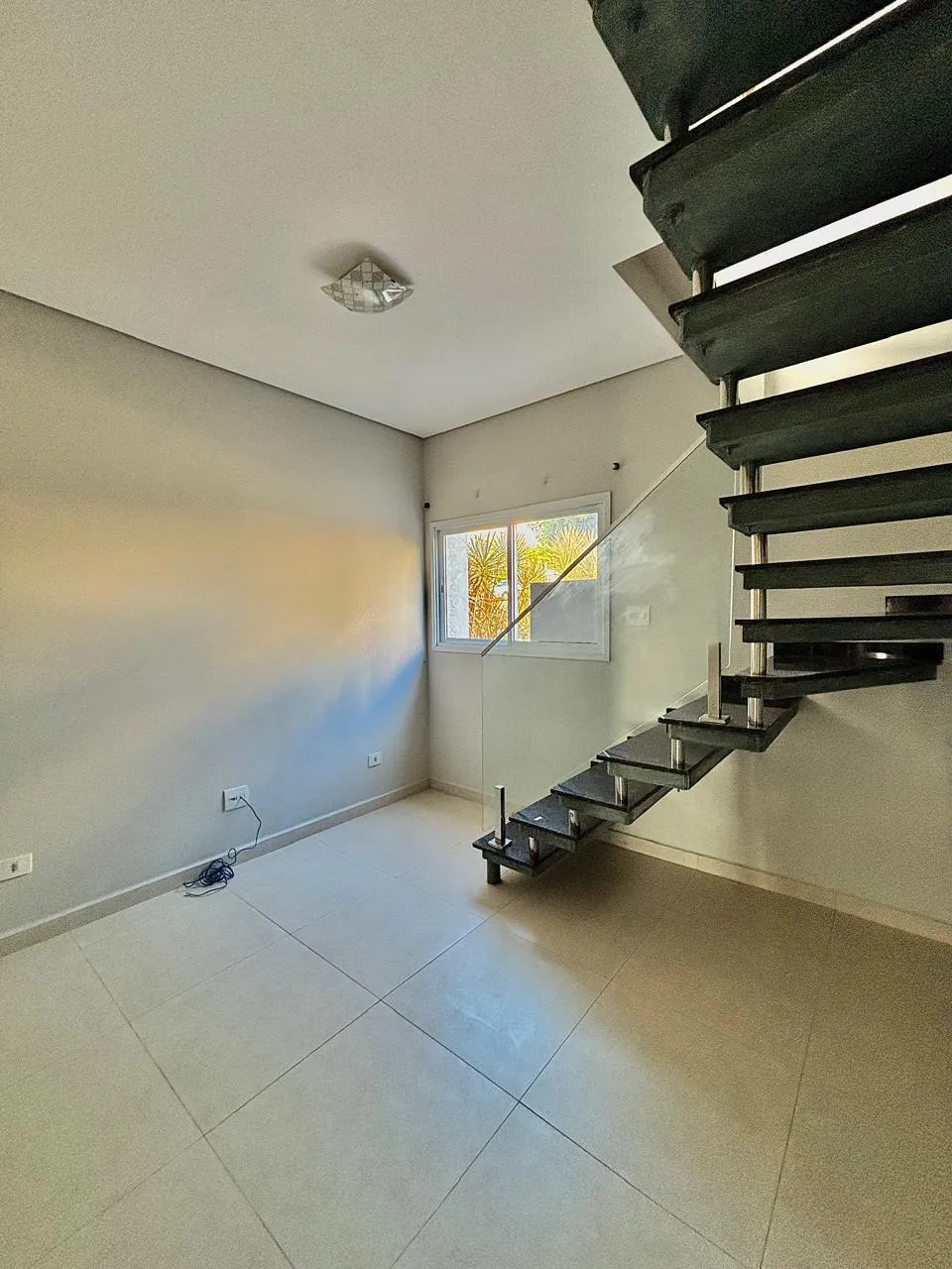 Casa Assobradada à Venda com 3 dormitórios sendo 1 suíte e ampla área gourmet, 118m² em um terreno de 185m² no Condomínio Golden Park Residence 2 em Sorocaba/SP